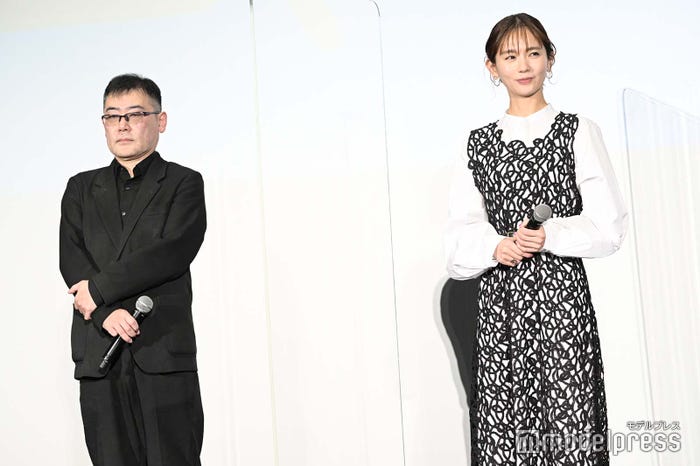 武正晴監督、中村ゆり (C)モデルプレス