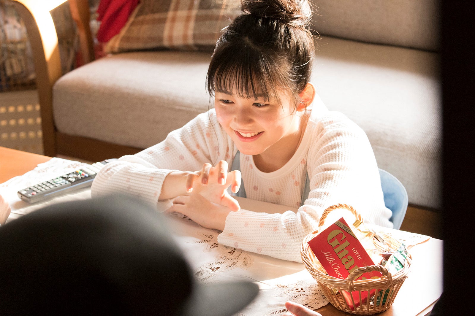 久間田琳加／新CMメイキングカット（提供画像）