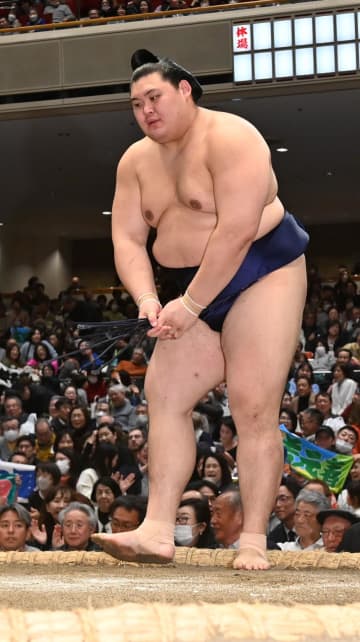 大の里は出場か、師匠の元稀勢の里は「その方向で」前日まで一方的内容で連敗も