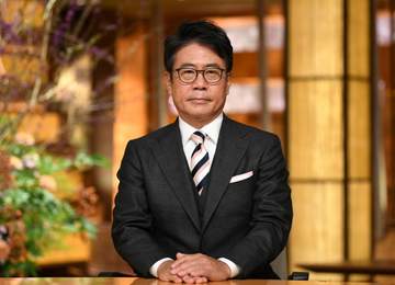 熊本入りの「報ステ」大越キャスター 放送中に震度5弱地震→「かなりグラグラと大きく揺れました」ヘルメット姿で伝える