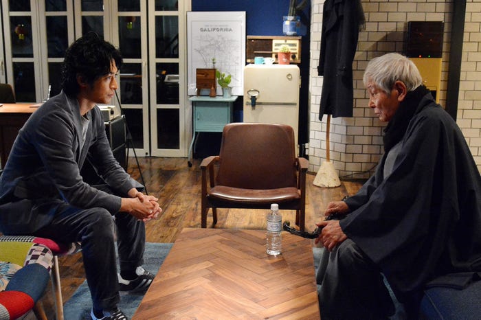 ディーン・フジオカ、近藤正臣/「今からあなたを脅迫します」第7話より(画像提供:日本テレビ)