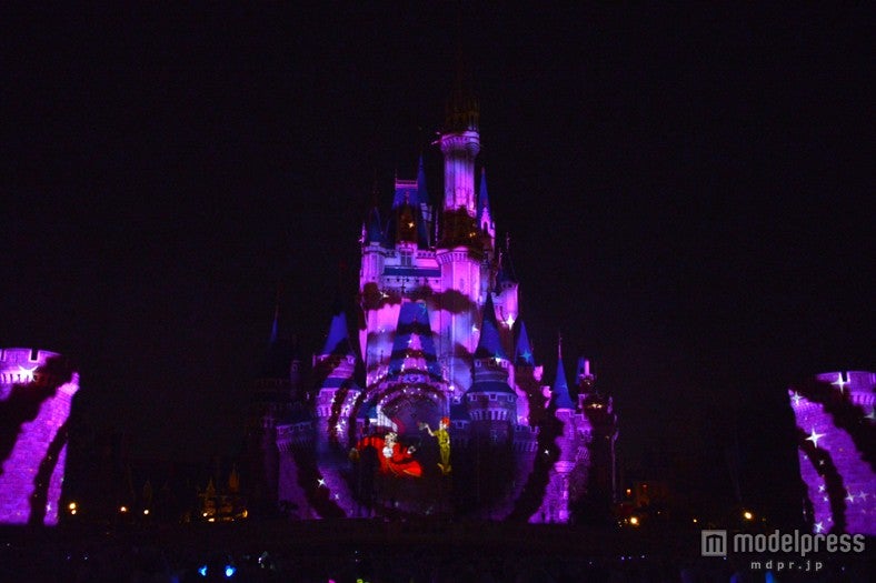 TDL初のプロジェクションマッピング「ワンス・アポン・ア・タイム」／「ピーター・パン」