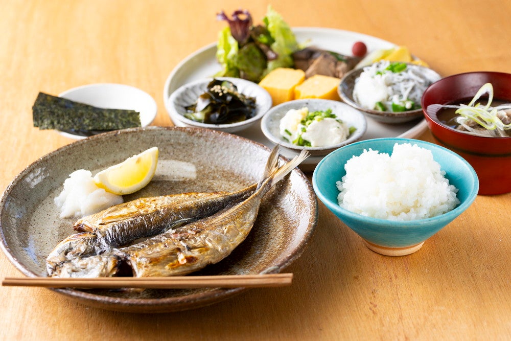 朝定食 盛り付け例／画像提供：夢タカラ