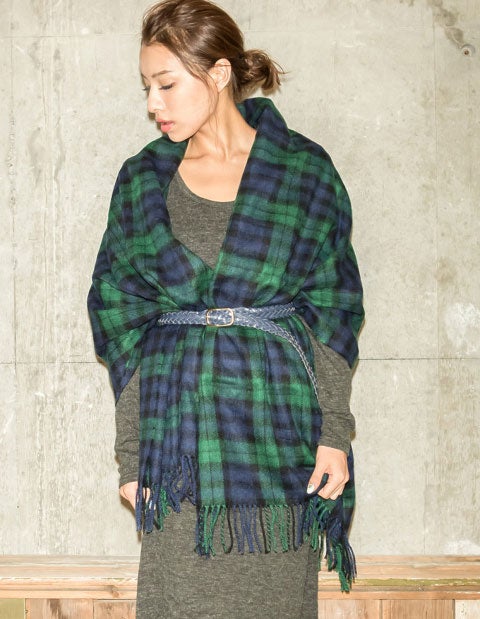 カシミアタッチ大判ポンチョ「Re:EDIT by GALSTAR」1,249円（税込）／画像提供：Re:EDIT by GALSTAR