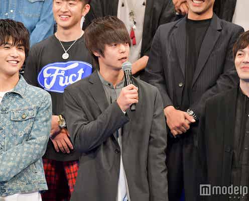窪田正孝「しゃべる権利がない」と佐野玲於らにマイクパス<HiGH&LOW THE MOVIE 2>
