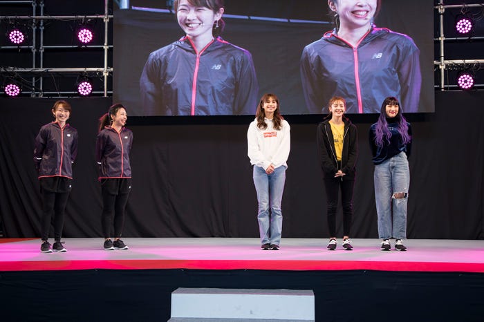 トークショーの模様 (画像提供:所属事務所)