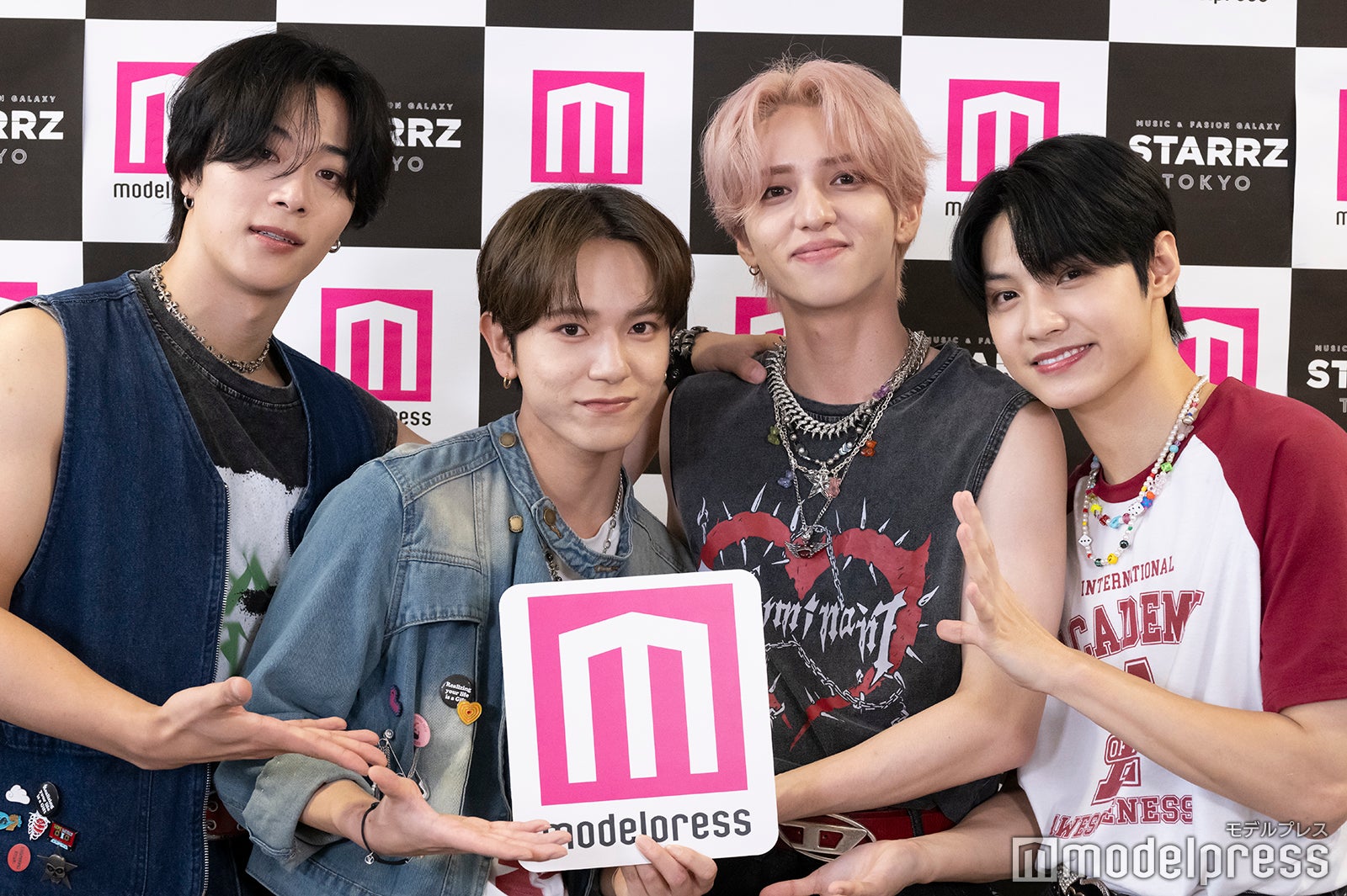 BUGVEL／（左から）井上港人、佐藤來良、日高真宙、グノ（C）モデルプレス