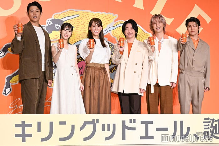 (左から)鈴木亮平、浜辺美波、綾瀬はるか、大森元貴、藤澤涼架、若井滉斗(C)モデルプレス