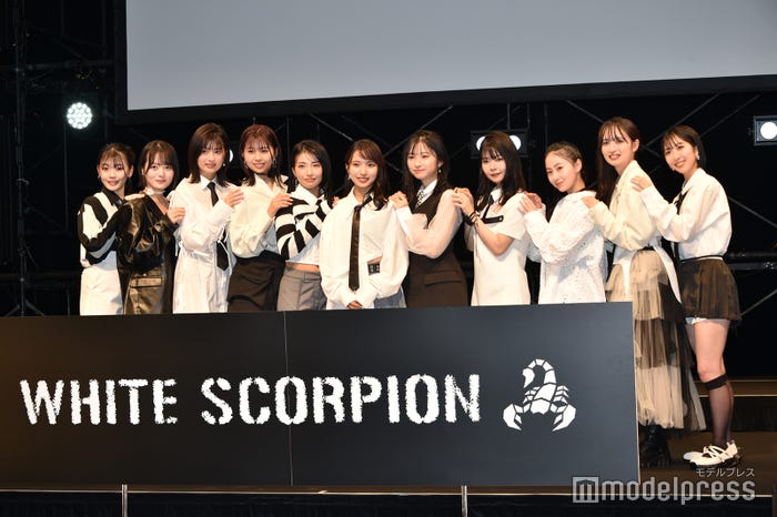 WHITE SCORPION/(左から)モモテレ、ピース、ハンナ、ニコ、ナビ、ナコ、チョコ、サマー、ココア、アリー、アオ(C)モデルプレス