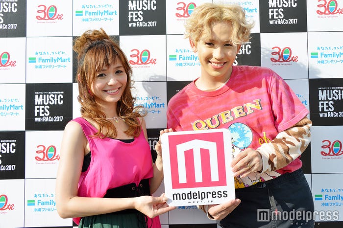 比花知春、りゅうちぇる(C)モデルプレス