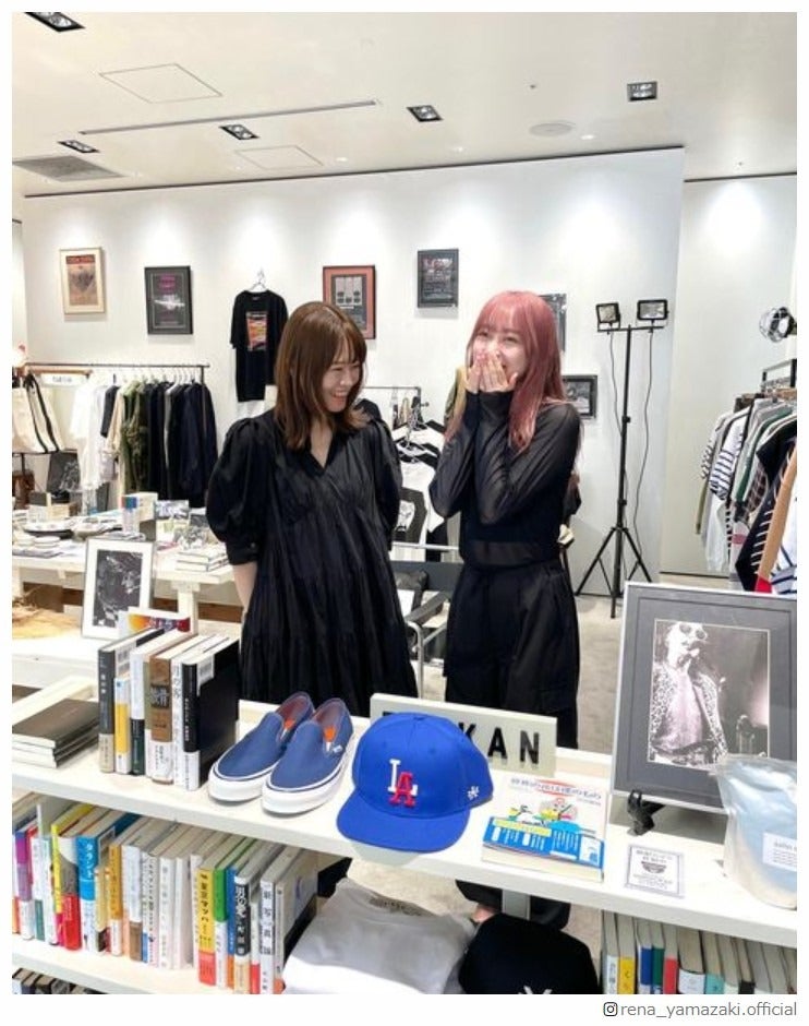 山崎怜奈、鈴木絢音／山崎怜奈Instagramより