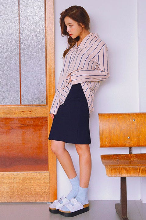 ピンストライプスキッパーブラウス)「STYLENANDA」5,060円(税込)/画像提供:STYLENANDA