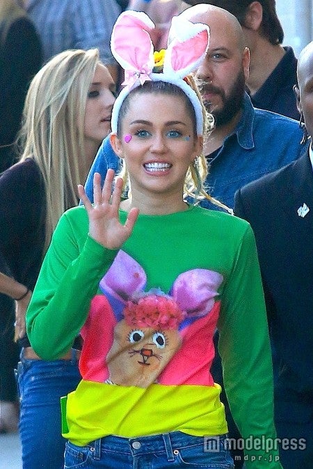 うさぎ耳を装着したマイリー・サイラス。FameFlynet Pictures／Zeta Image【モデルプレス】