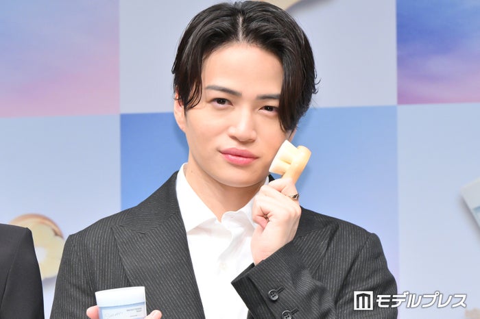 菊池風磨、鈴木えみの美貌に圧倒される 小顔さに「顔探しちゃう」