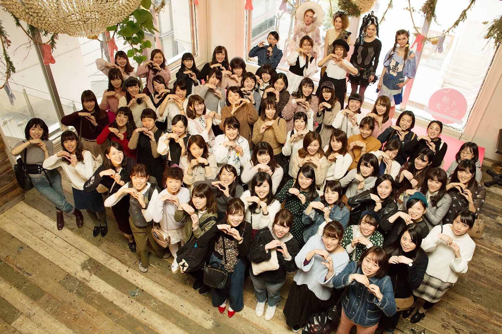 来場者全員で記念撮影（画像提供：タビオ）