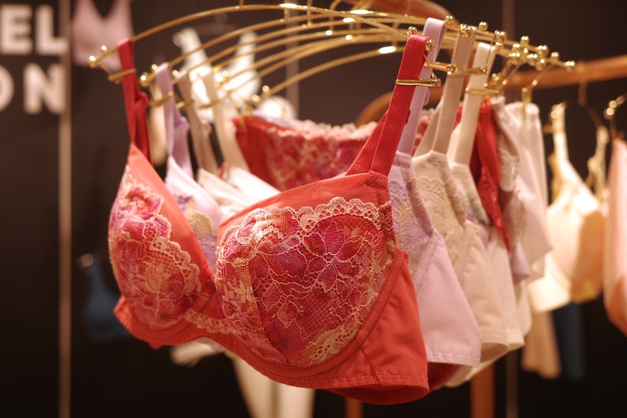 Triumph・AMOSTYLE・sloggiが2026SSコレクションを発表！ 酷暑を快適にサポートするランジェリーが続々と登場