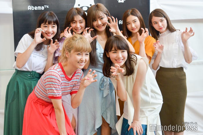 前列左から:Ami、飯豊まりえ/後列左から:大和屋穂香、齊藤英里、菅原里奈、Ami、飯豊まりえ、安倍乙、マーシュ彩(C)モデルプレス