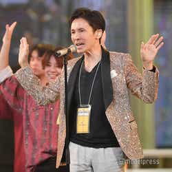 モデルプレス - 郷ひろみ、紅白リハ中も“IDパス”ぶら下げる「ネタじゃない」<紅白リハ2日目>