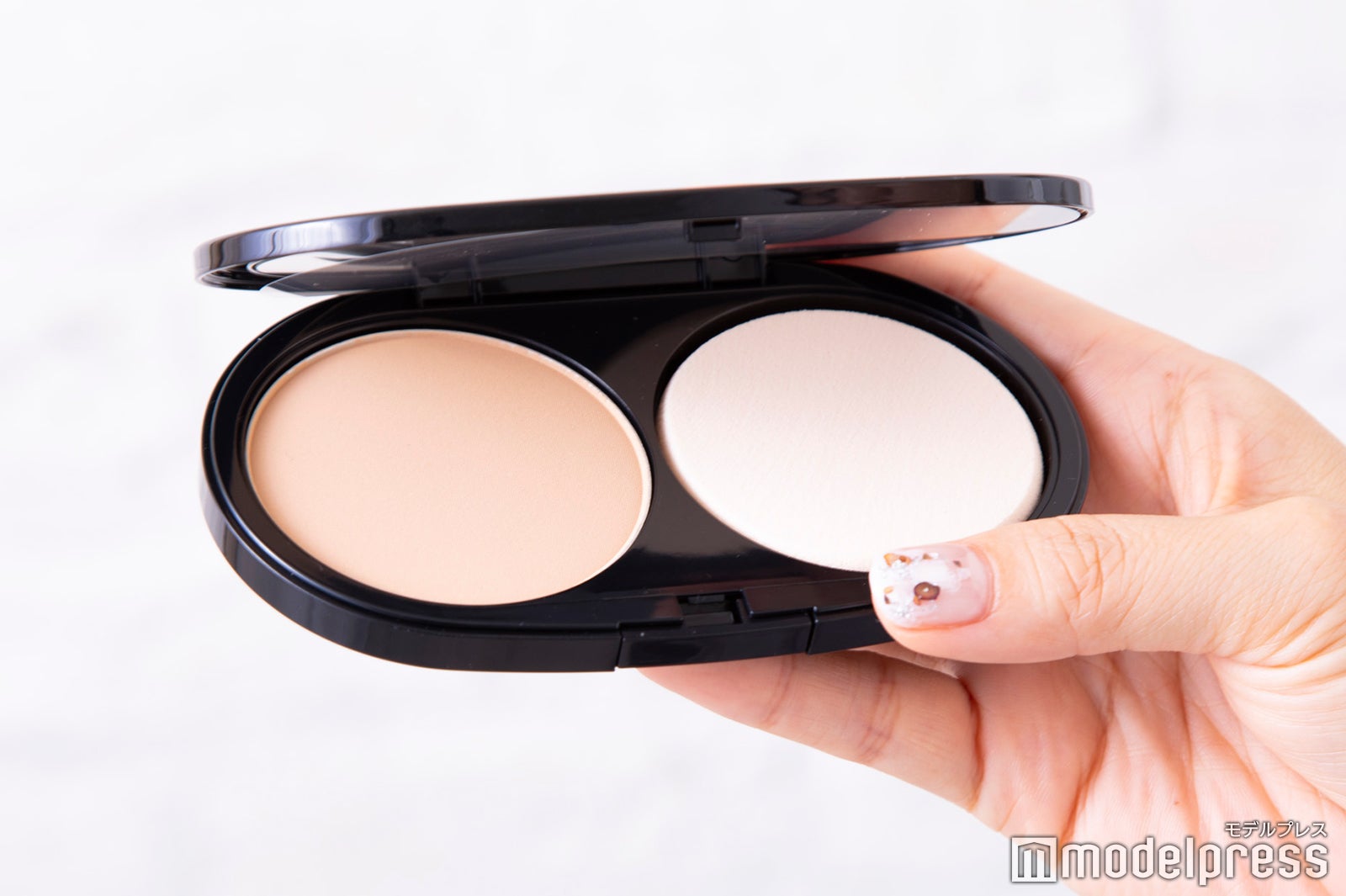 「シルクウェットパウダー」（OC100）でお試し（C）モデルプレス