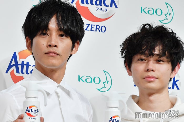 松坂桃李、菅田将暉 （C）モデルプレス