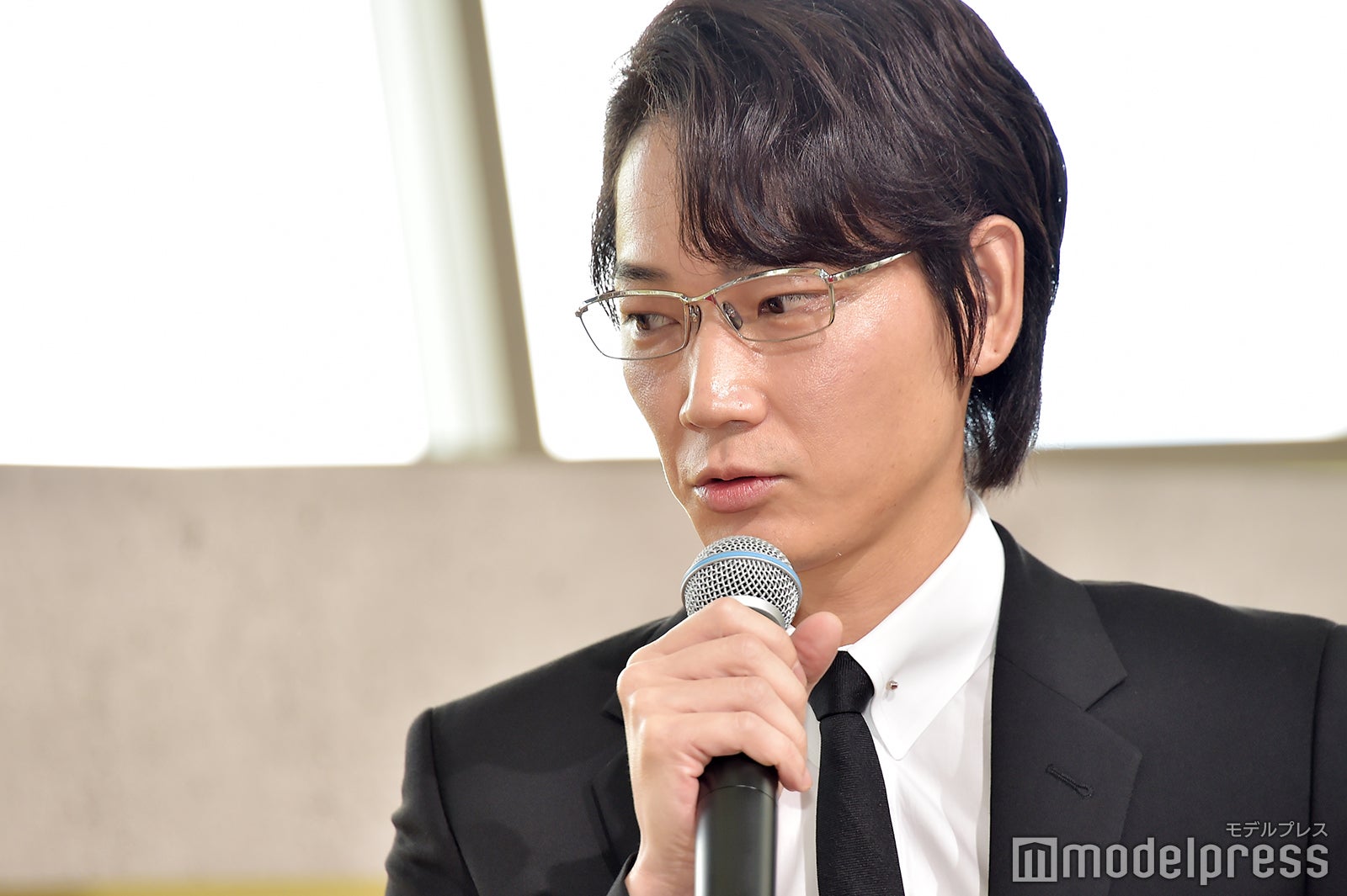 綾野剛（C）モデルプレス