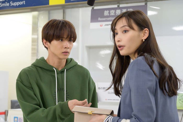 佐藤大樹、大政絢「理想ノカレシ」第1話より(C)「理想ノカレシ」製作委員会