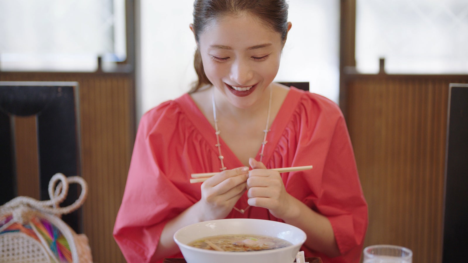 石原さとみ／CMより（提供画像）