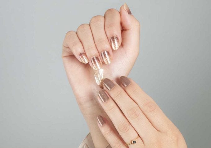 ネイルも秋色にチェンジ 30 40代におすすめ 上品シックな秋ネイル4選 モデルプレス ネイルも秋色にチェンジ 30 40代におすすめ 上品シックな秋ネイル4選 モデルプレス