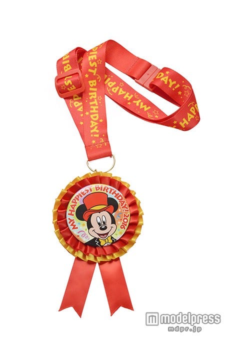 バースデーロゼット(ネックストラップ付)(C)Disney