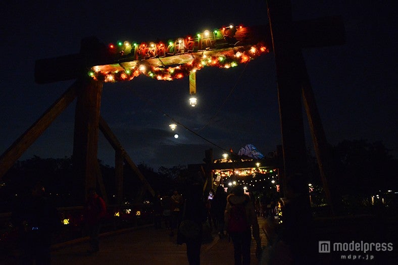 「フィエスタ・デ・ラ・ルース」（夜の様子）