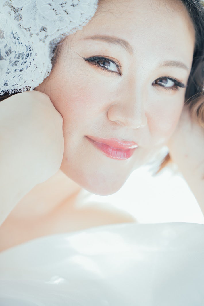 「本当にバービー？」衝撃の“小顔”花嫁に変身