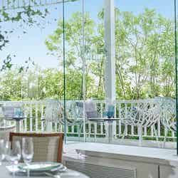 会場に併設するテラス席/画像提供:ベストホスピタリティーネットワーク