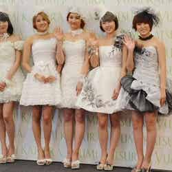 4Minute（「Yumi Katsura Paris 2011 GRAND COLLECTION IN TOKYO」記者会見より）左から：キム・ヒョナ、ホ・ガユン、ナム・ジヒョン、チョン・ジユン、クォン・ソヒョン