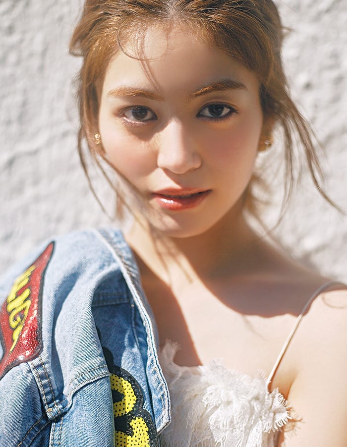 楓 ファースト写真集「ねえ、聞いて!!」より(画像提供:小学館)