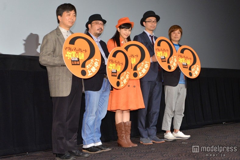 （左から）鶴田法男監督、中村義洋監督、川口春奈、加藤隆生氏、上田大樹監督