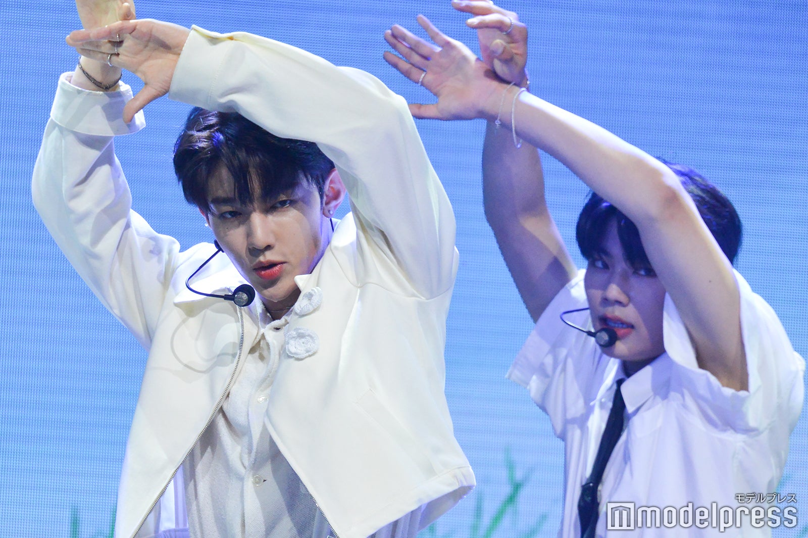 ジャン・ハオ、パク・ゴヌク「In Bloom」パフォーマンスより（C）モデルプレス