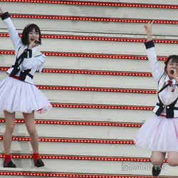 NGT48 高倉萌香、本間日陽「AKB48グループ春のLIVEフェスin横浜スタジアム」（C）モデルプレス