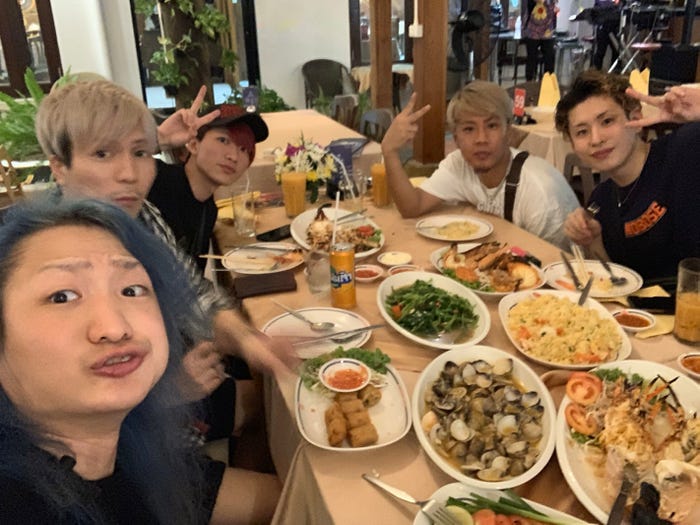 レペゼン地球(左から)DJ社長、DJふぉい、DJまる、DJ銀太、MG脇(C)レペゼン地球