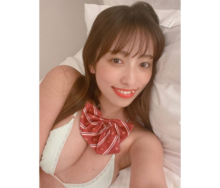 高梨瑞樹 制服リボンと水着の至高のコラボでフェチ心くすぐる モデルプレス