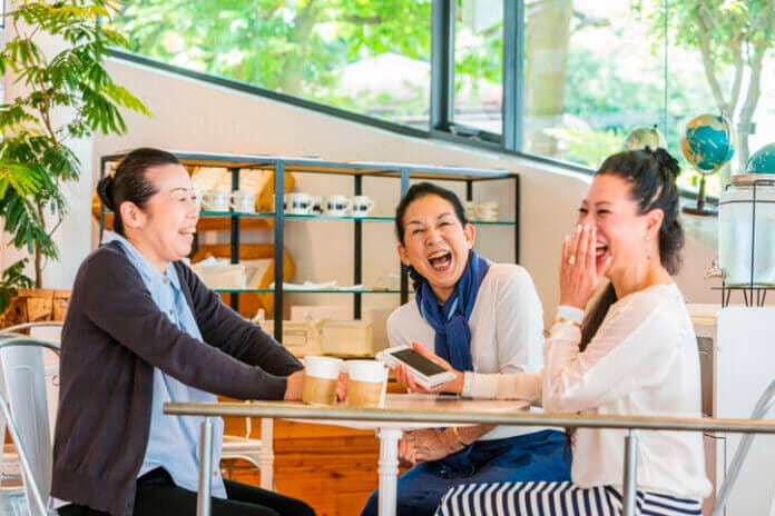 アラサー女性、「おばさん」と「大人女性」を分けるポイントは？