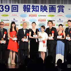 宮沢りえ、大島優子、小松菜奈らが華やかドレスで集結「報知映画賞」受賞【モデルプレス】