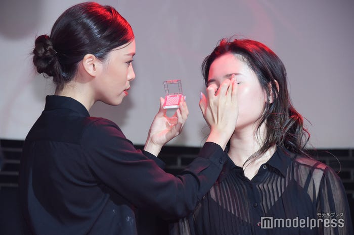 メイクアップショー(C)モデルプレス