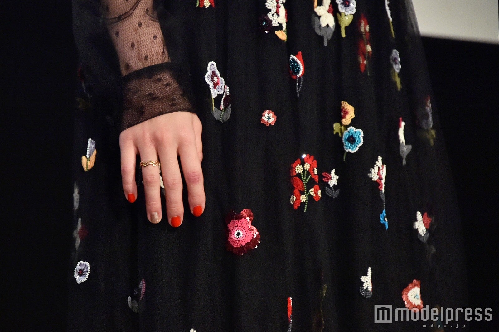 ＜ファッションチェック＞ネイルは薬指だけカラーを変えて／高畑充希（C）モデルプレス