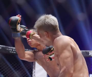 会場騒然 BD“帰ってきたカリスマ”が衝撃の7秒KO負け 沖縄喧嘩自慢にボコボコに・・・かつて瓜田純士に勝利、現在は格闘家として活動し2年半ぶり参戦もまさか