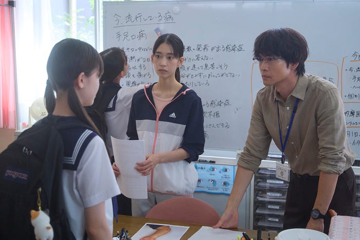 森川葵、松下洸平「放課後カルテ 2025秋」(C)日本テレビ