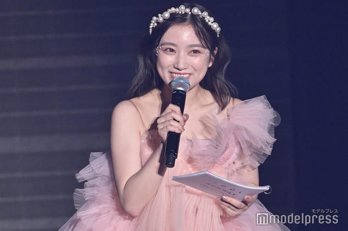 矢吹奈子(C)モデルプレス