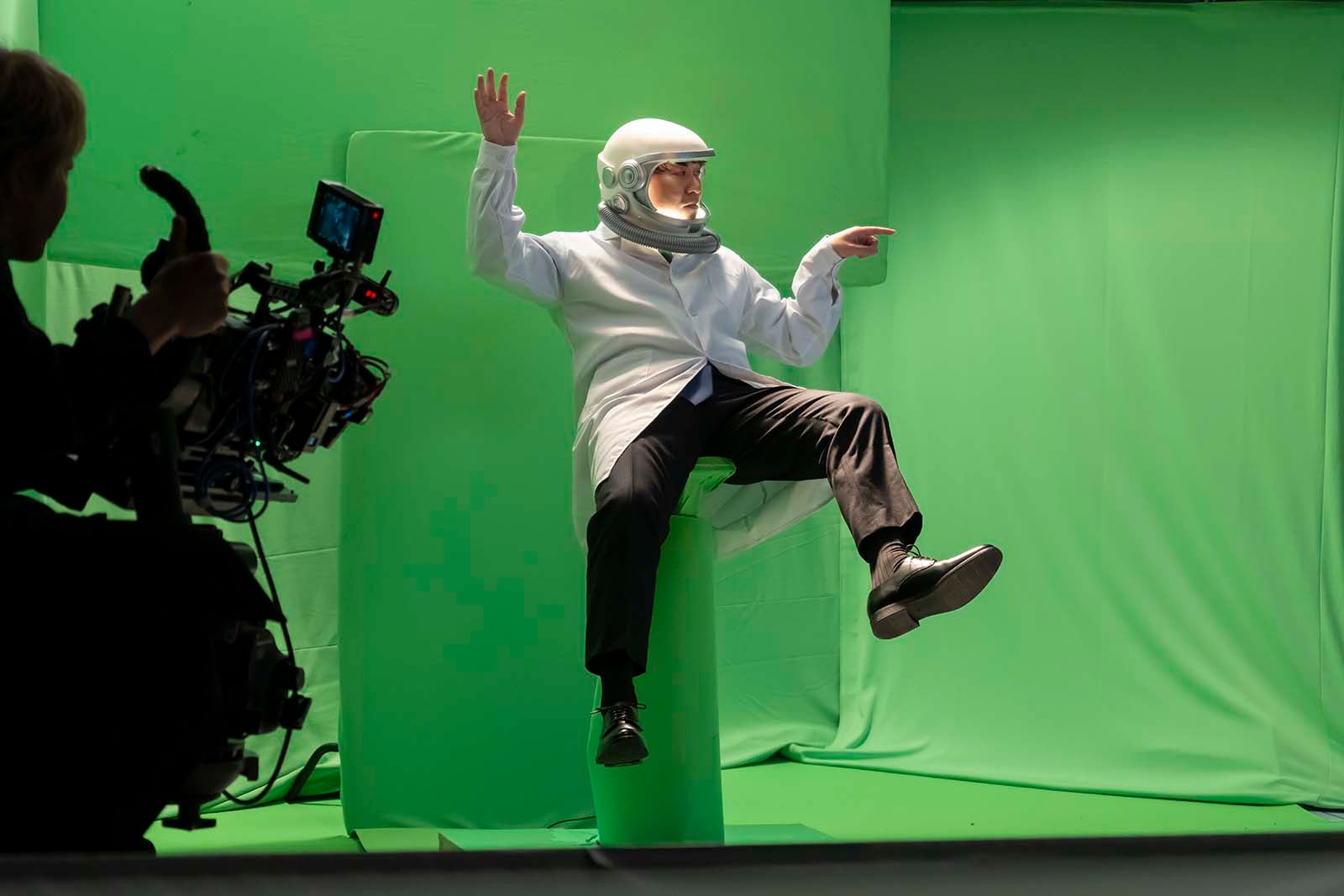 畠中悠／「実験するぞ！AGC／宣言篇」「実験するぞ！AGC／AFLAS篇」より（提供写真）