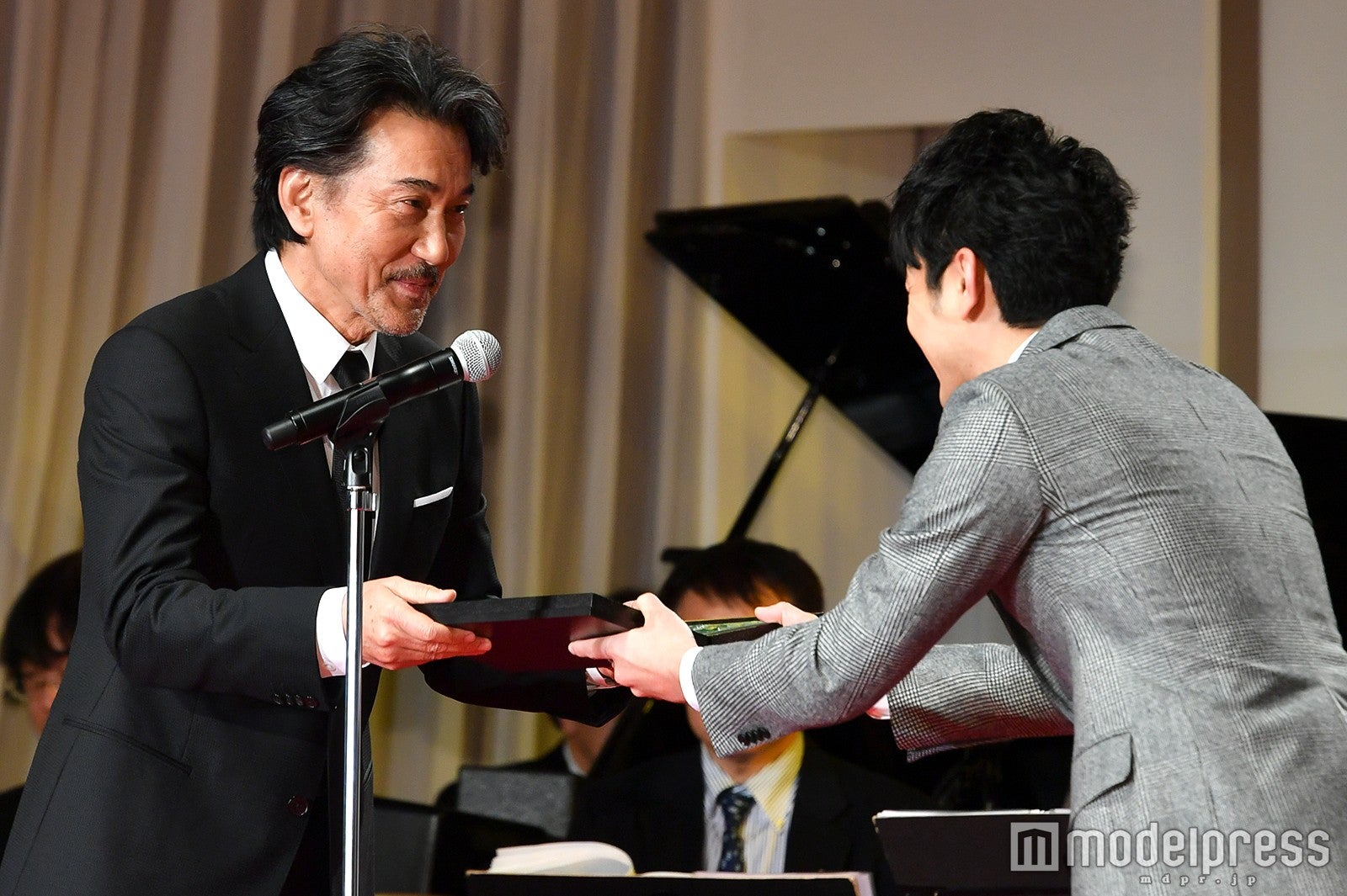 役所広司、妻夫木聡 （C）モデルプレス