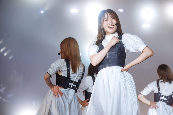 菅井友香『W-KEYAKI FES.2021 DAY-1』/撮影:上山陽介