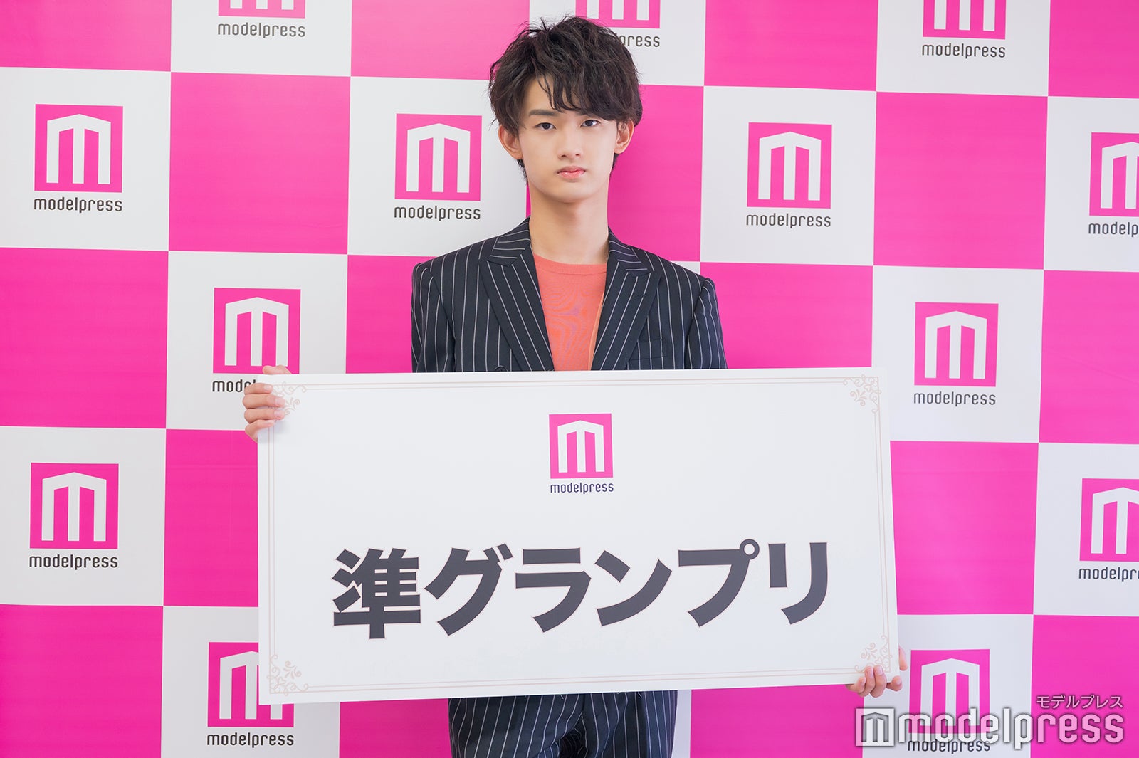 郡司陸永（C）モデルプレス／衣装提供：GALAABEND